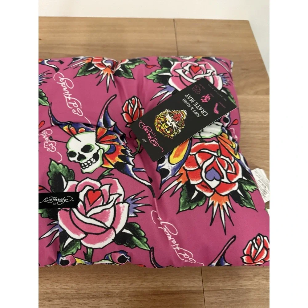 Ed Hardy Pet Crate Mat Small‎ 24x16 Pink Skull Rose Swallow Plush Dog Bed NWT